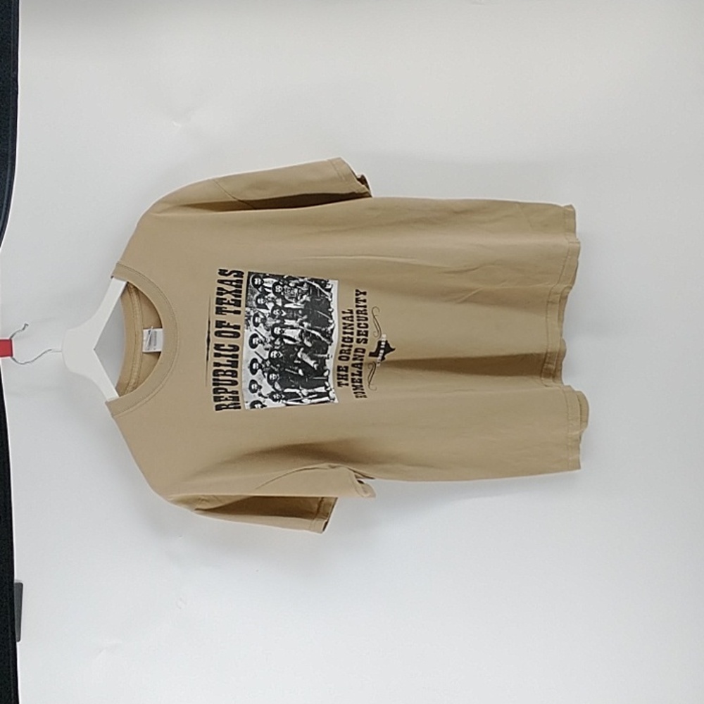 Gildan t shirt